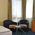 Intercityhotel 3*