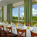 Intercityhotel Ξενοδοχείο 3*