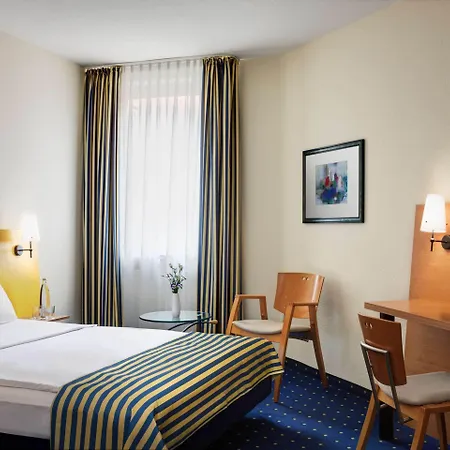 فندق Intercityhotel 3*