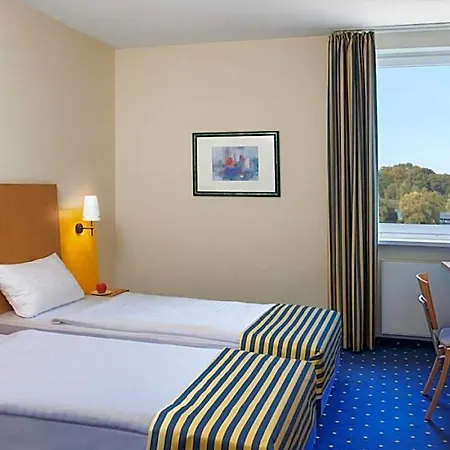 Intercityhotel Hotel 3*