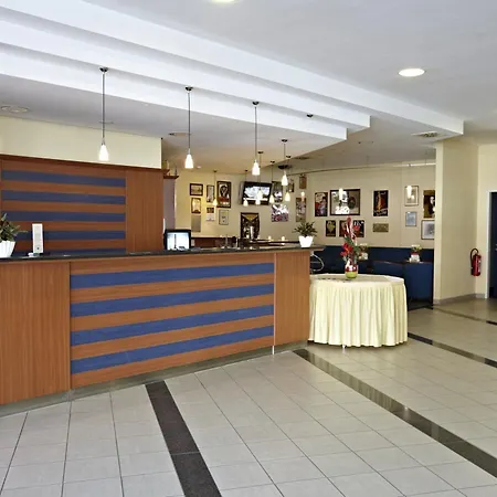 Hotel Intercityhotel 3*