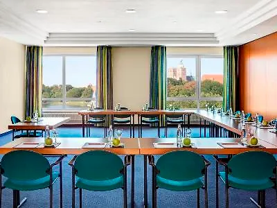 فندق Intercityhotel شترالسوند