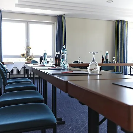 Intercityhotel 3*