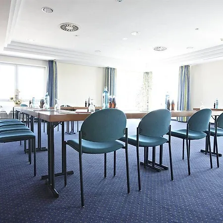 Intercityhotel Otel 3*