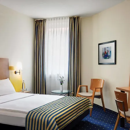 Intercityhotel 3*