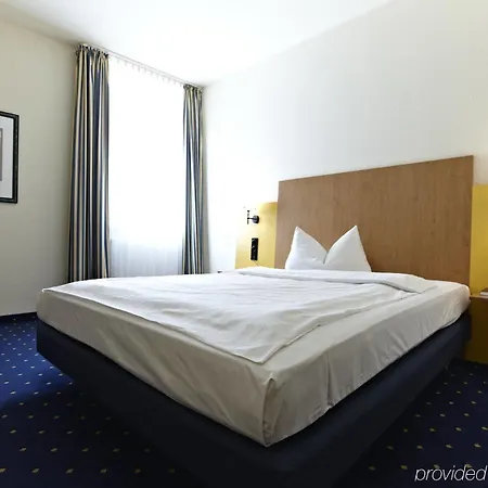 Intercityhotel Отель Штральзунд