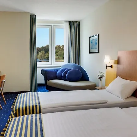 فندق Intercityhotel 3*