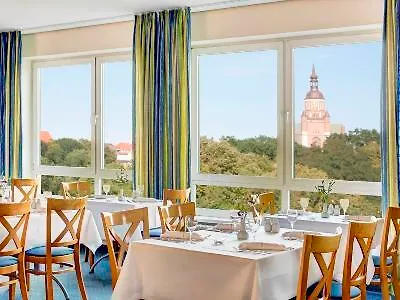 Отель Intercityhotel 3*